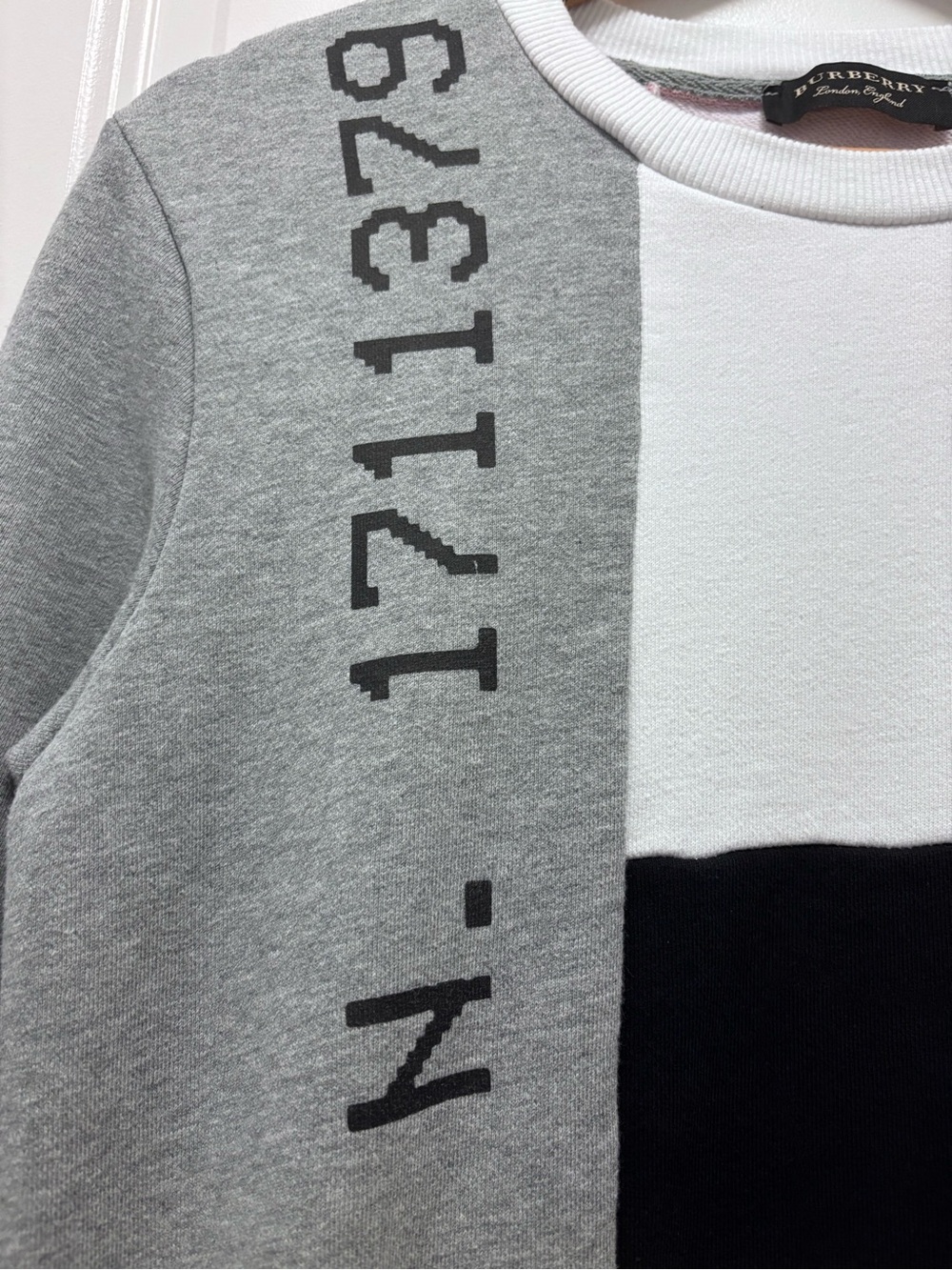 Burberry Nova Check Pattern Crew Neck Pullover as is - Picture 10 of 15